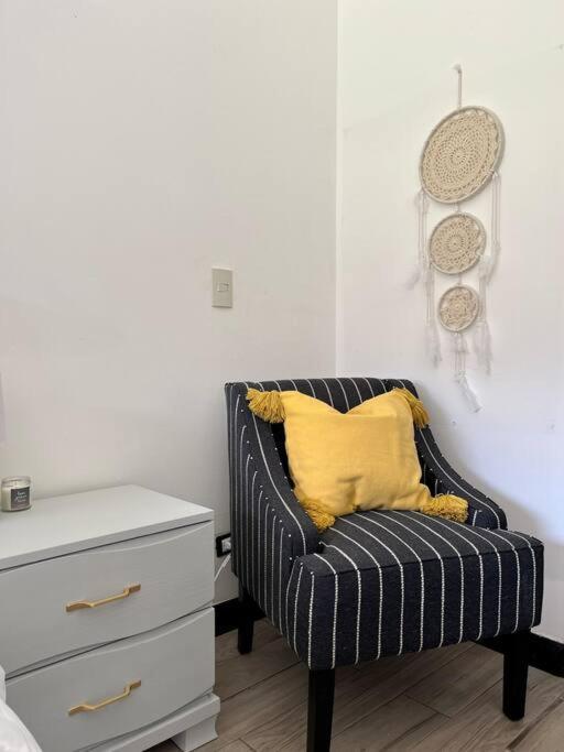 Cr Mariposa Rentals Lakeview Penthouse With Office Space, Pool, Gym, Tennis 圣安娜 外观 照片