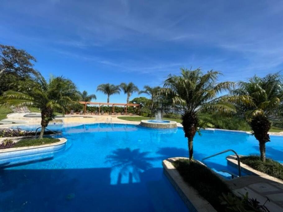 Cr Mariposa Rentals Lakeview Penthouse With Office Space, Pool, Gym, Tennis 圣安娜 外观 照片