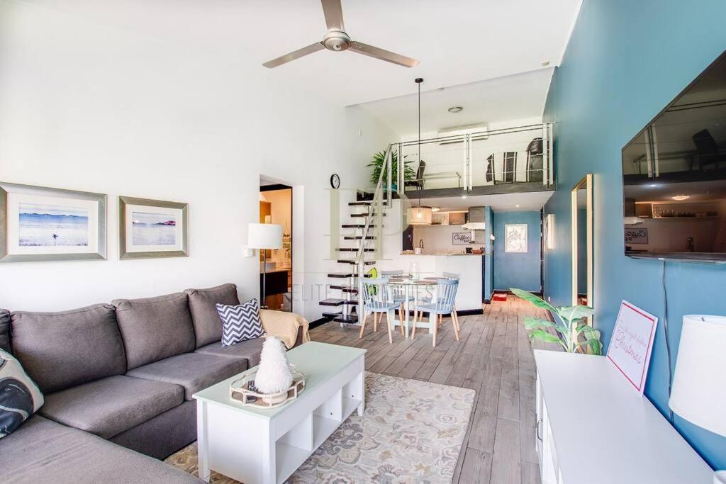Cr Mariposa Rentals Lakeview Penthouse With Office Space, Pool, Gym, Tennis 圣安娜 外观 照片