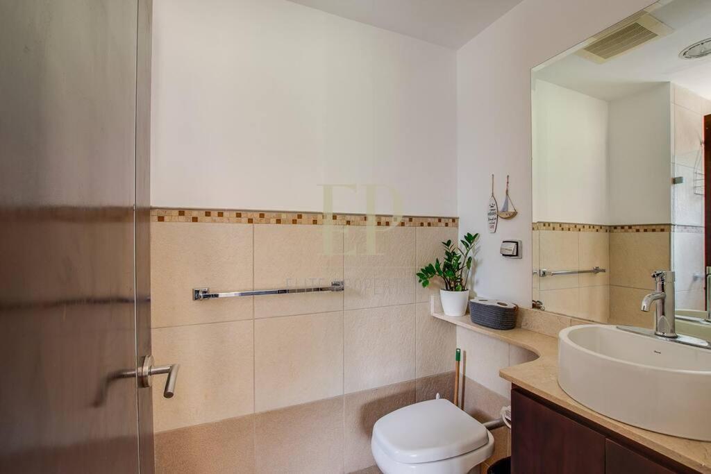 Cr Mariposa Rentals Lakeview Penthouse With Office Space, Pool, Gym, Tennis 圣安娜 外观 照片