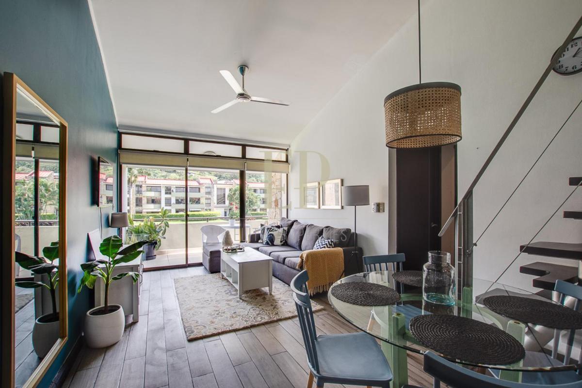 Cr Mariposa Rentals Lakeview Penthouse With Office Space, Pool, Gym, Tennis 圣安娜 外观 照片