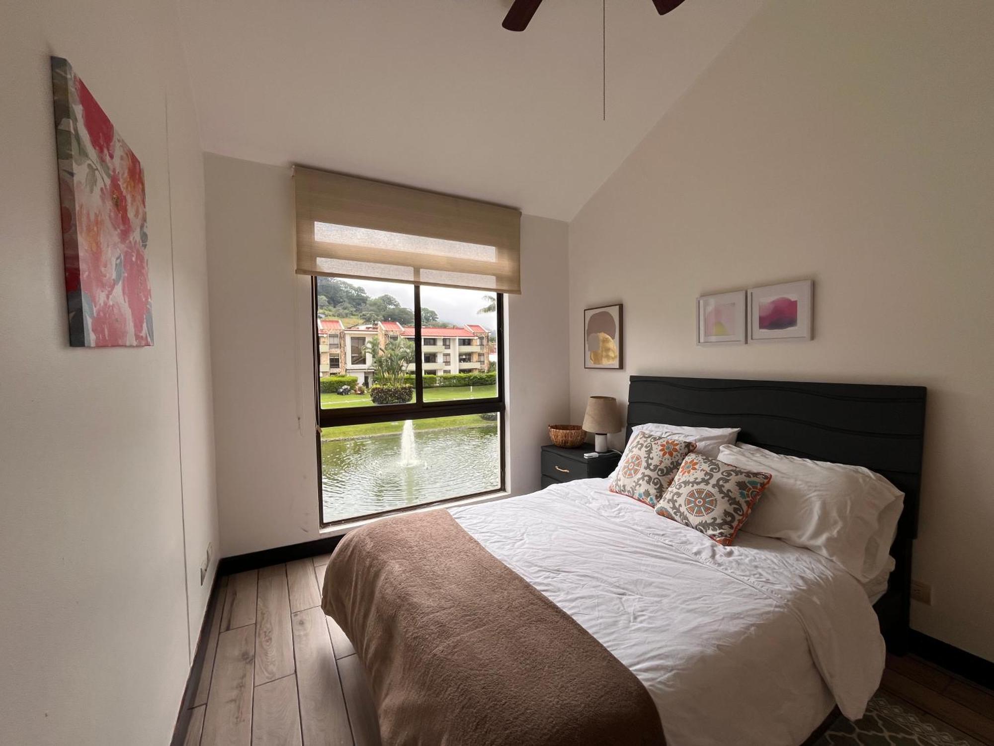Cr Mariposa Rentals Lakeview Penthouse With Office Space, Pool, Gym, Tennis 圣安娜 外观 照片